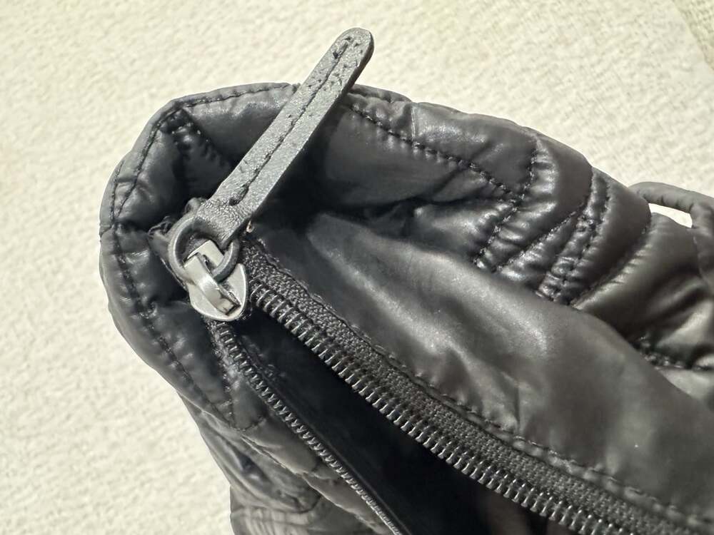 Michael Kors Black Tote Bag Zip Top Silver HW Lined Inner Pockets Double Handles - Picture 6 of 10